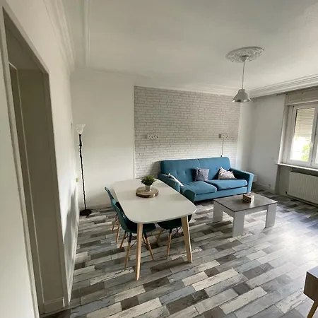 Fun 3-bedroom With Balcony *