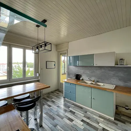 Fun 3-bedroom With Balcony Apartament